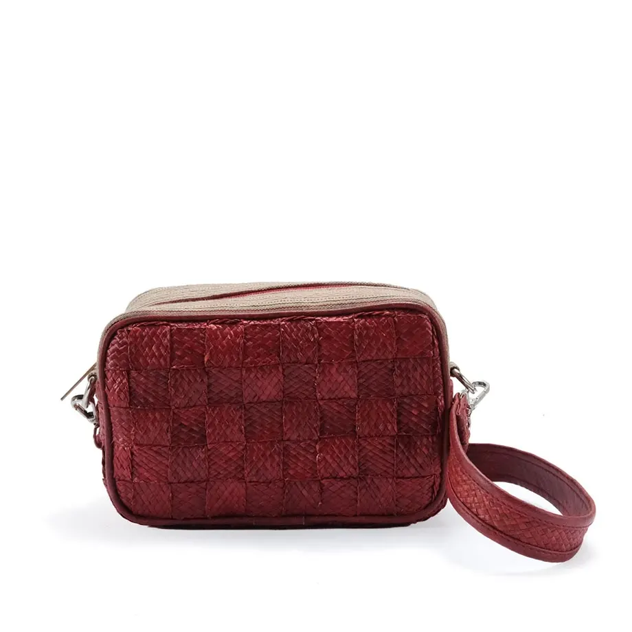 Tessa (Red), image 1