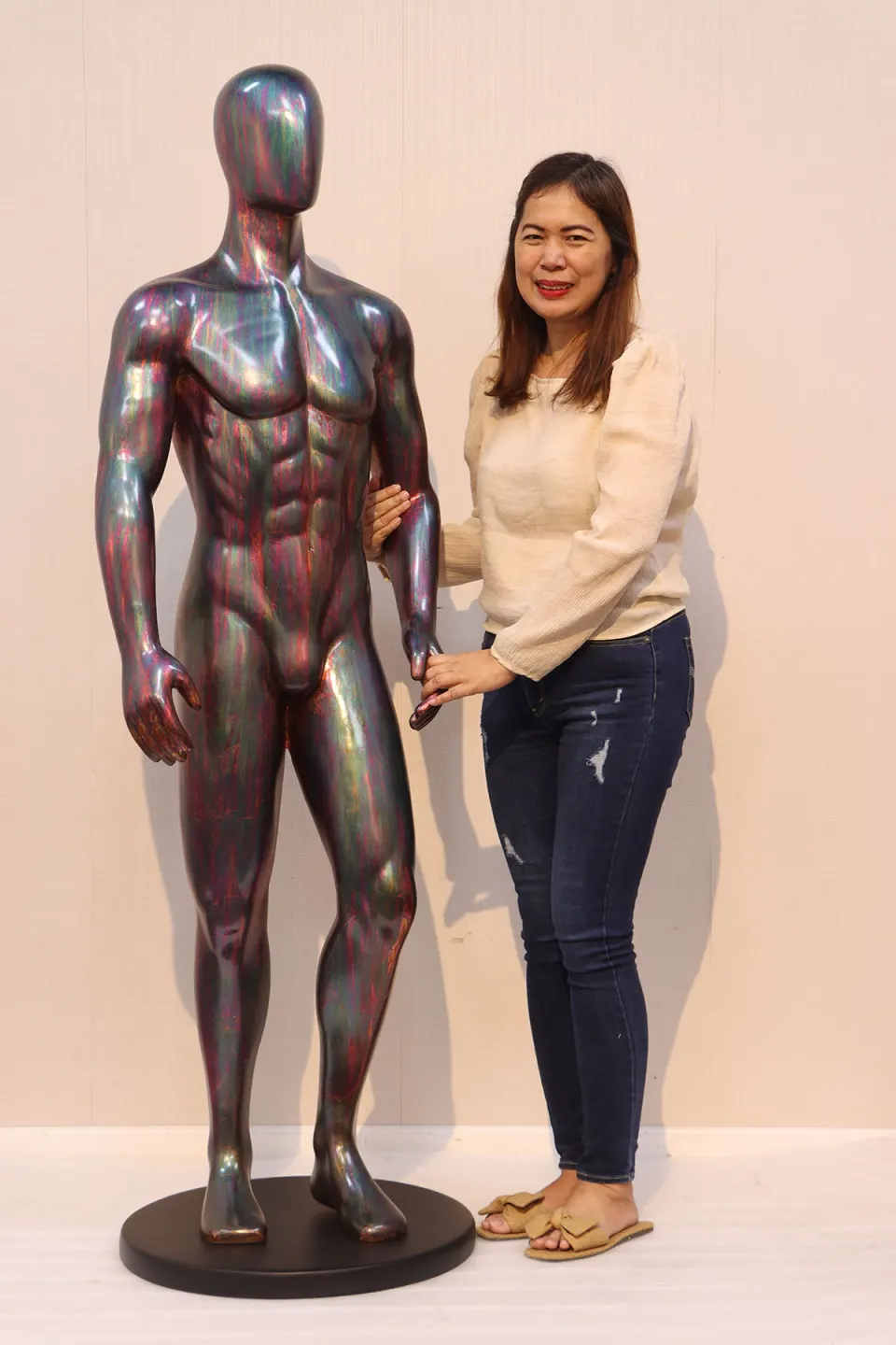 Hunky and Belle Lume in acid metallic finish, image 6